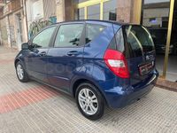 Usado Mercedes A180 116 HP (85 kW) 2011 Azul Monovolume