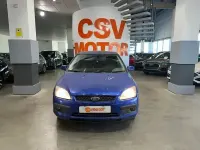 Usado Ford Focus Ambiente 90 CV (66 kW) 2007 Azul Berlina