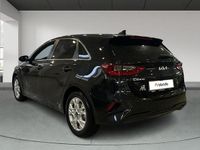 Usado Kia Ceed 120 CV (88 kW) 2023 Negro Utilitario