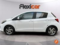 Usado Toyota Yaris Hybrid Advance 100 CV (73 kW) 2016 Blanco Berlina