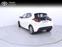 Usado Toyota Yaris Hybrid Active 116 CV (85 kW) 2023 Blanco Berlina