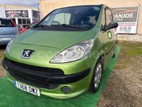 Usado Peugeot 1007 70 CV (51 kW) 2006 Verde Monovolumen
