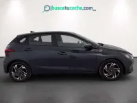Usado Hyundai i20 84 CV (61 kW) 2021 Gris Utilitario