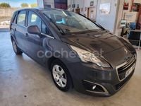 Usado Peugeot 5008 Allure 115 CV (84 kW) 2014 Gris / plata Monovolumen