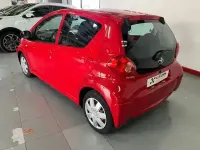 Używany Toyota Aygo 68 KM (50 kW) 2006 Czerwony Hatchback