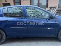 Usado Renault Clio II Expression 75 CV (55 kW) 2006 Azul Berlina