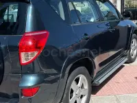 Usado Toyota RAV4 Premium 177 CV (130 kW) 2008 Verde SUV