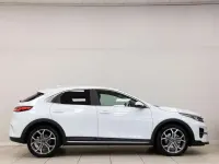 Usado Kia XCeed 140 HP (102 kW) 2019 Branco SUV