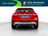 Usado Mercedes GLA180 122 CV (89 kW) 2018 Rojo SUV