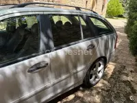 Usado Mercedes C220 Avantgarde 143 CV (105 kW) 2005 Gris / plata Familiar