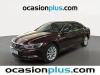 Usado VW Passat Advance 120 CV (88 kW) 2018 Rojo Berlina