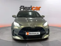 Usado Toyota Yaris Hybrid Active 116 CV (85 kW) 2024 Verde Berlina