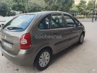 Usado Citroën Xsara Picasso 92 CV (67 kW) 2010 Marrón Monovolumen