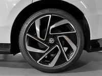 Usado VW ID.7 Pro 209 kW (285 CV) 2024 Blanco glaciar metalizado con techo negro Utilitario