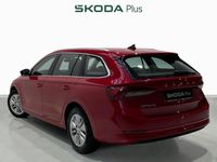 Usado Skoda Octavia Ambition 150 CV (110 kW) 2024 Rojo Familiar