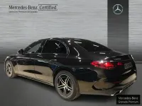 Usado Mercedes E220 AMG line Plus 197 CV (144 kW) 2024 Negro obsidiana Familiar