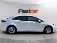 Usado Toyota Corolla Active 125 CV (91 kW) 2022 Blanco Berlina