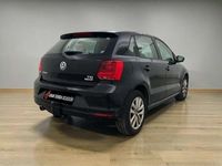 Usado VW Polo Advance 90 CV (66 kW) 2015 Negro Utilitario