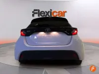 Usado Toyota Yaris Active 116 CV (85 kW) 2025 Blanco Utilitario
