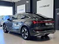 Usado Audi e-tron Sportback S-line plus 300 kW (408 CV) 2023 Gris SUV