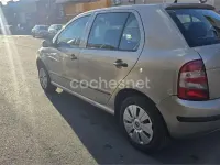 Usado Skoda Fabia Comfort 75 CV (55 kW) 2004 Beige Berlina
