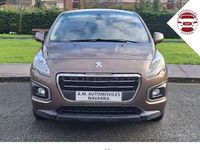 Usado Peugeot 3008 Access 115 CV (84 kW) 2014 Marrón Berlina