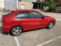 Usado Seat Leon 110 CV (80 kW) 2005 Rojo Utilitario