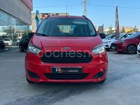 Usado Ford Tourneo Courier Trend 100 CV (73 kW) 2017 Rojo Monovolumen
