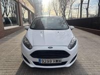 Usado Ford Fiesta Trend 101 CV (74 kW) 2014 Blanco Utilitario