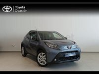 Usado Toyota Aygo X Play 72 CV (52 kW) 2024 Gris / plata SUV