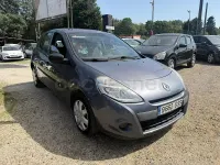 Usado Renault Clio II 75 CV (55 kW) 2009 Gris / plata Berlina