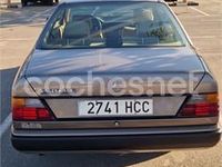 Usado Mercedes 230 132 CV (97 kW) 1988 Beige Coupe