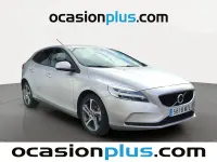 Usado Volvo V40 Momentum 120 CV (88 kW) 2018 Gris plata Utilitario