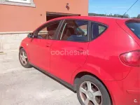 Usado Seat Altea Stylance 140 CV (102 kW) 2004 Rojo Monovolumen
