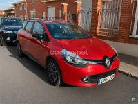 Usado Renault Clio 90 CV (66 kW) 2015 Rojo Familiar