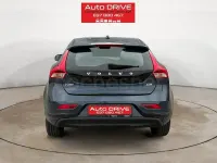 Usado Volvo V40 Inscription 120 CV (88 kW) 2017 Azul Berlina
