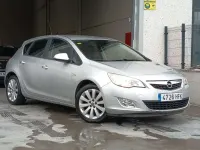 Usado Opel Astra Enjoy 116 CV (85 kW) 2011 Gris Utilitario