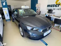 Usado Seat Leon Style 110 CV (80 kW) 2021 Gris Utilitario