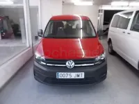 Usado VW Caddy Trendline 102 CV (75 kW) 2016 Granate Monovolumen