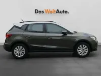 Usado Seat Arona Style 110 CV (80 kW) 2024 Plateado SUV