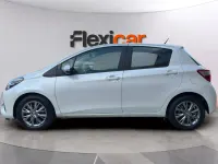 Usado Toyota Yaris Active 111 CV (81 kW) 2018 Blanco Berlina