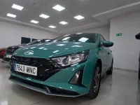 Usado Hyundai i20 100 CV (73 kW) 2024 Verde Utilitario