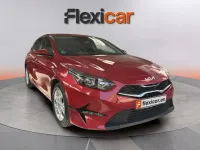 Usado Kia Ceed 136 CV (100 kW) 2023 Rojo Utilitario