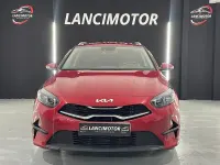 Usado Kia Ceed 120 CV (88 kW) 2023 Rojo Utilitario
