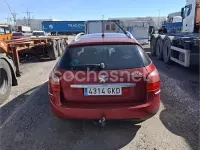 Usado Peugeot 407 Sport 136 CV (100 kW) 2008 Granate Familiar