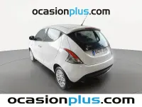 Usado Lancia Ypsilon Gold 69 CV (50 kW) 2015 Blanco Utilitario