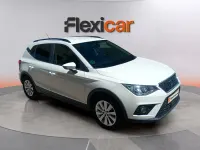 Usado Seat Arona Style Plus 110 CV (80 kW) 2021 Blanco SUV
