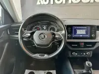 Usado Skoda Kamiq Ambition 110 CV (80 kW) 2021 Gris / plata SUV