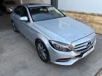 Usado Mercedes C220 Avantgarde 170 CV (125 kW) 2014 Gris / plata Berlina