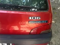 Usado Peugeot 106 58 CV (42 kW) 1994 Granate Utilitario